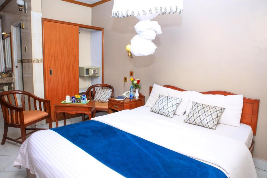 Paris Hotel Nairobi Esterno foto