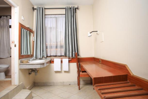 Paris Hotel Nairobi Esterno foto